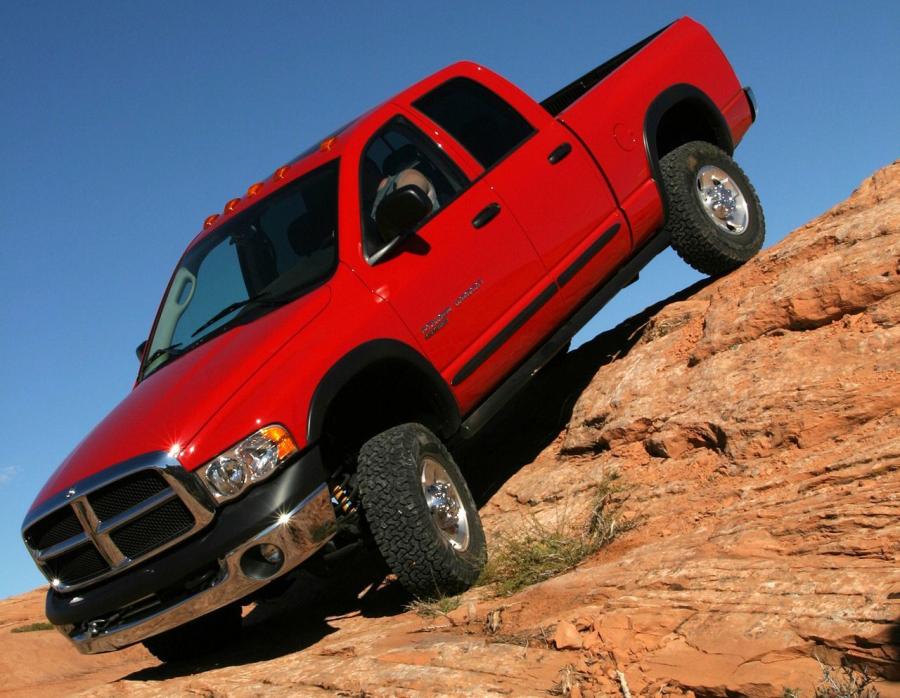  Dodge Ram Power Wagon Quad Cab 2005 года  (фото 47 из 61)